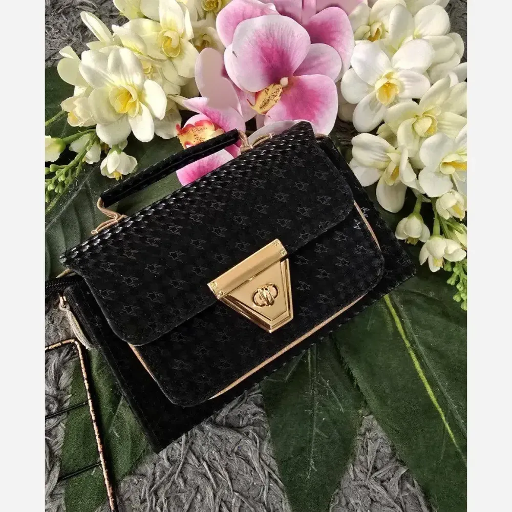 کیف شادگان چرم نانسی کیفیت عالی رنگ مشکی سفید کرم