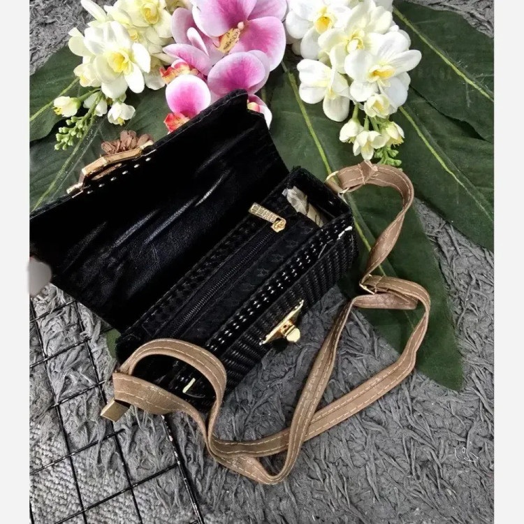 کیف شادگان چرم نانسی کیفیت عالی رنگ مشکی سفید کرم