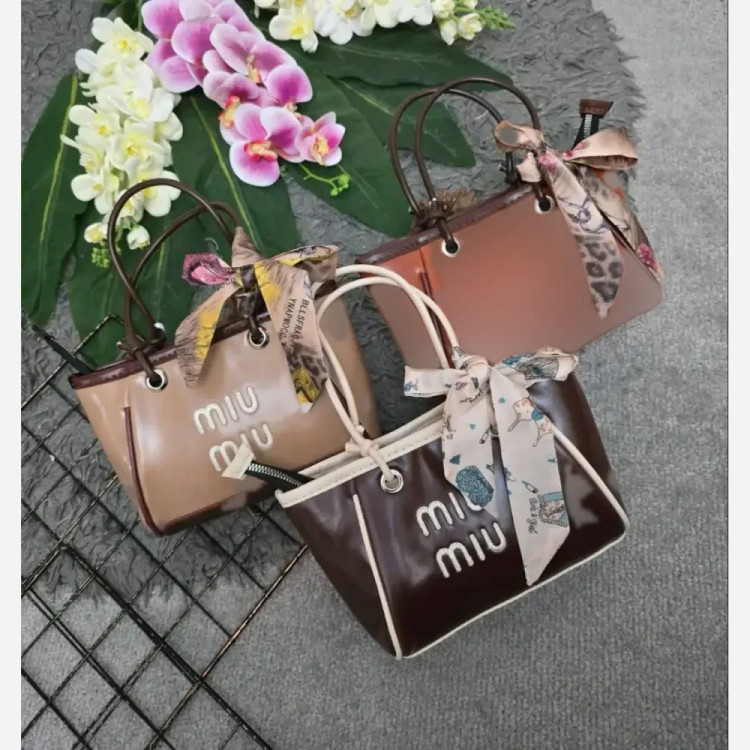 کیف چرمی زنانه مدل کیمیا شیک و اسپرت رنگ بندی متنوع