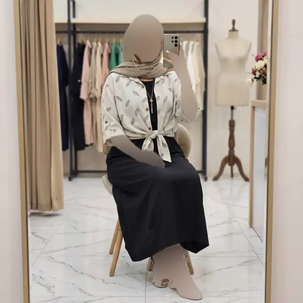 ست شومیز گره ای و سارافون شایلی جنس شانتون فری سایز رنگ نسکافه ای مشکی و کرم مشکی