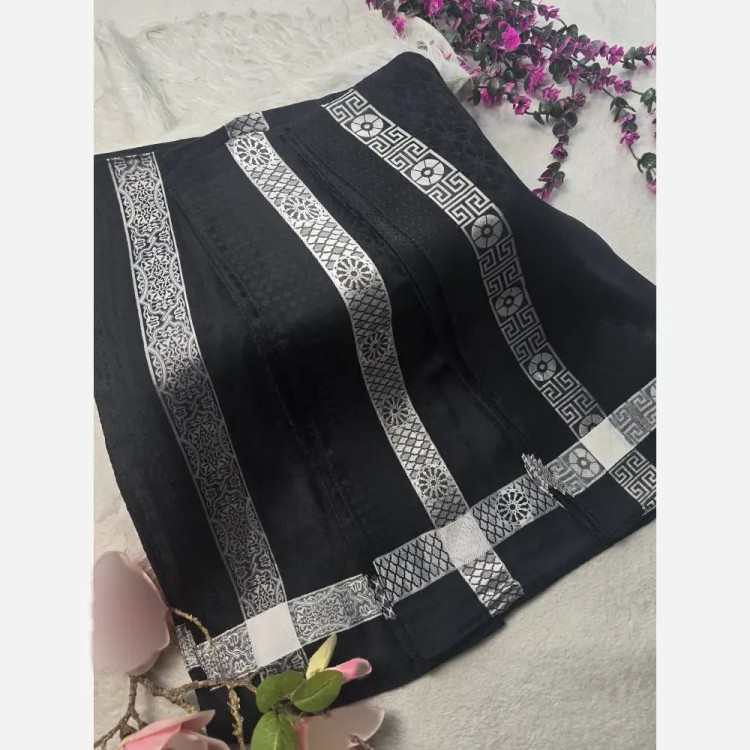 روسری ژاکارد ابریشم ترک دورو حاشیه نقره کوب سایز 90 در 90 چهار فصل