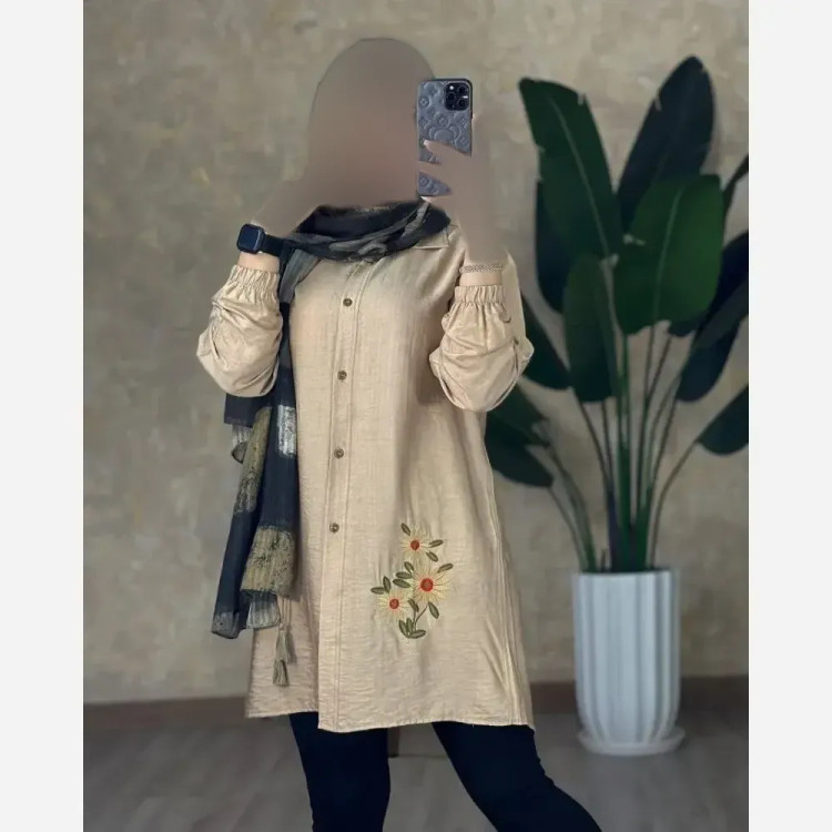 شومیز مانتویی گلدوزی شده طرح سه گل بابونه جنس شانتون