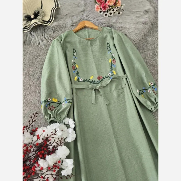 کفتان گلدوزی گلبرگ جنس بابوس فری سایز رنگ کرم نسکافه ای سبزسدری زرشکی