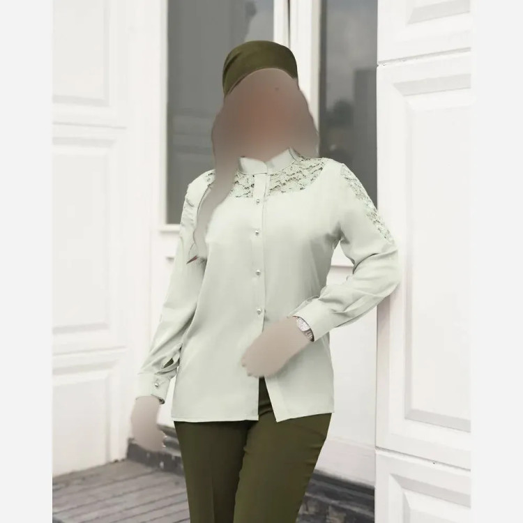 شومیز یقه ایستاده پارچه لیوسل خرجکار گیپور