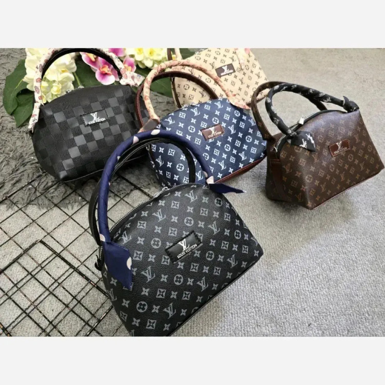 کیف مژگان چرمی با کیفیت بند بلند جادار سایز آزاد رنگ بندی متنوع