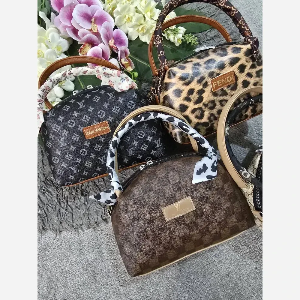 کیف مژگان چرمی با کیفیت بند بلند جادار سایز آزاد رنگ بندی متنوع