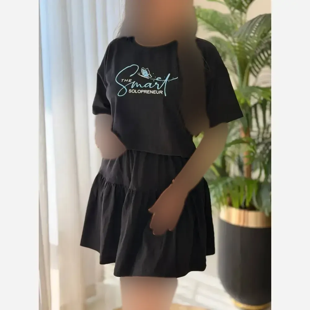 ست لباس زنانه مدل ساشا کراپ و دامن پنبه درجه یک فری سایز