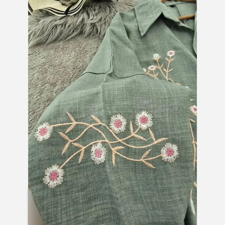 شومیز مانتویی آرتینا گلدوزی شده جنس شانتون در رنگ بندی کرم نسکافه ای سبز سرمه ای قهوه ای سایز یک و دو