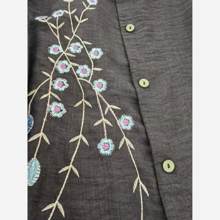شومیز مانتویی آرتینا گلدوزی شده جنس شانتون در رنگ بندی کرم نسکافه ای سبز سرمه ای قهوه ای سایز یک و دو