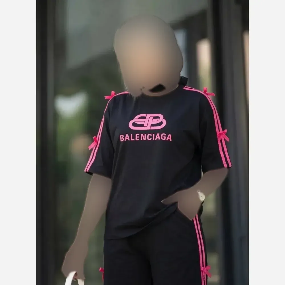 ست تیشرت و شلوار بالنسیاگا پاپیونی پنبه گلکسی مشکی صورتی فری سایز