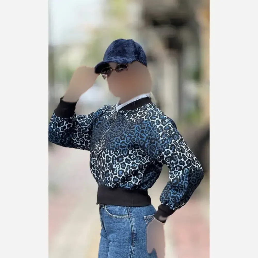 کاپشن بامبر زنانه طرح پلنگی جنس گلیمی سایز فری سایز 36 تا 44