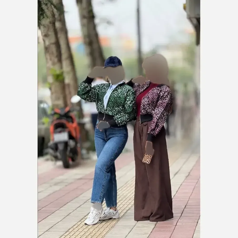 کاپشن بامبر زنانه طرح پلنگی جنس گلیمی سایز فری سایز 36 تا 44
