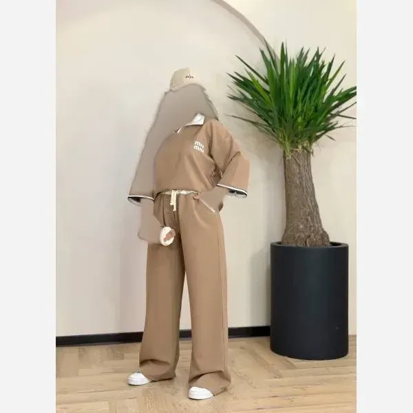 ست اورجینال Miu Miu جنس مازراتی درجه یک گرم بالا فری سایز 38 تا 46 رنگ مشکی موکا سرمه ای