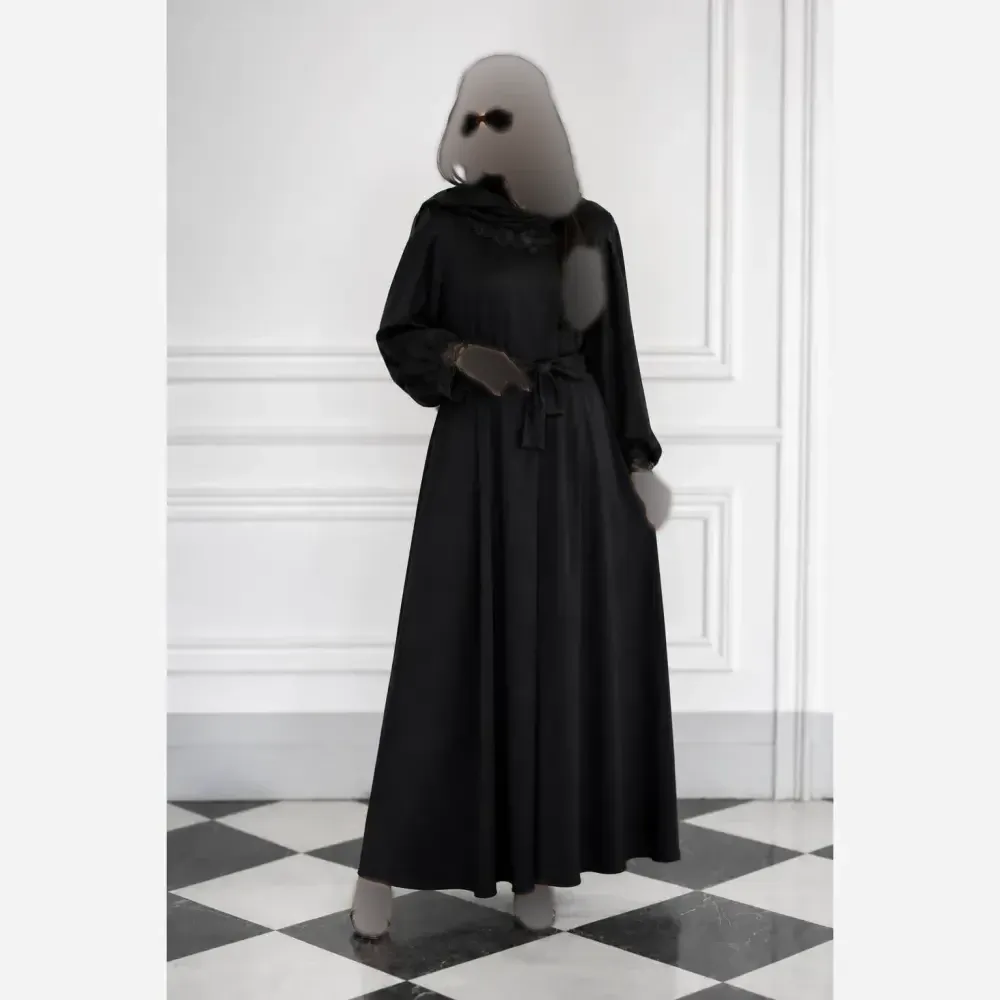 عبا آیسان الیزه جت بلک A++ فری سایز 36 تا 46 گیپور کرم و مشکی قد 135