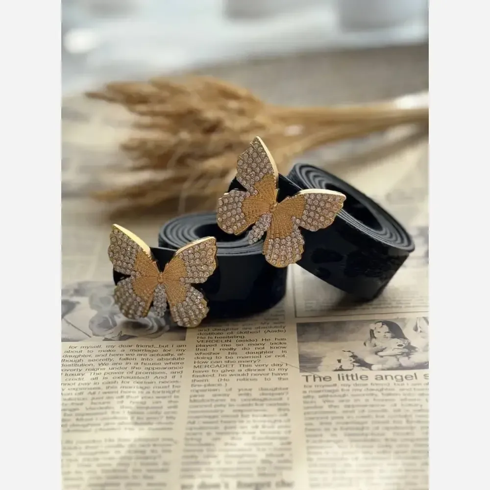 خرید کمربند زنانه چرم مشکی با سگک پروانه فلزی طلایی و نقره ای سایز آزاد استاندارد