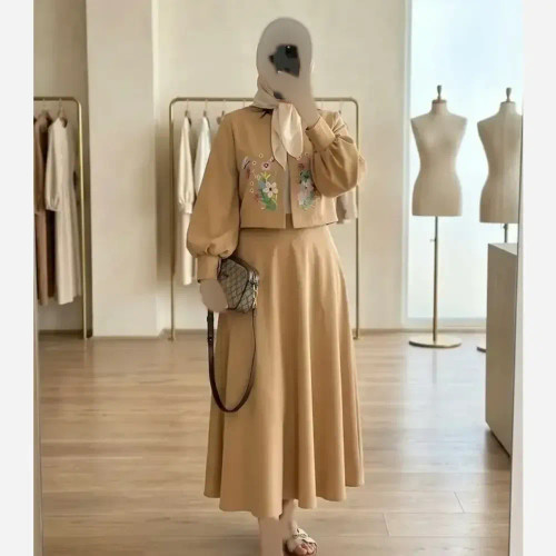 کت و دامن مازراتی دلارام رنگ کرم فری سایز