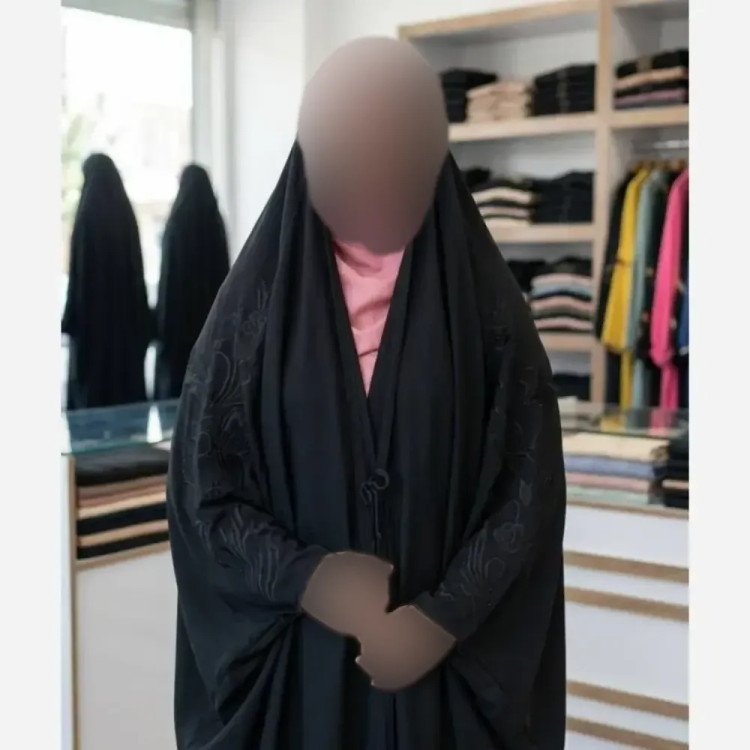 چادر جده گلدوزی پروانه کن ندا مشکی سایز 150 تا 170