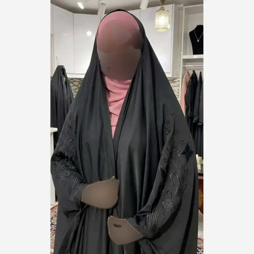 چادر جده گلدوزی پروانه کن ندا مشکی سایز 150 تا 170