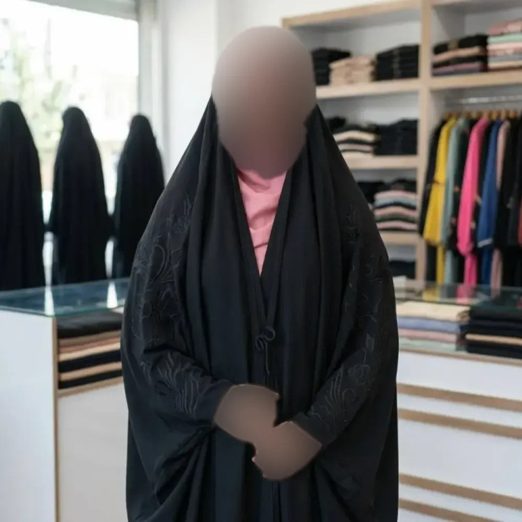 چادر جده گلدوزی پروانه کن ندا مشکی سایز 150 تا 170