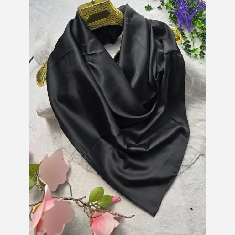 روسری ساتن ترک مشکی ابعاد 100 در 100 ضخیم و مجلسی