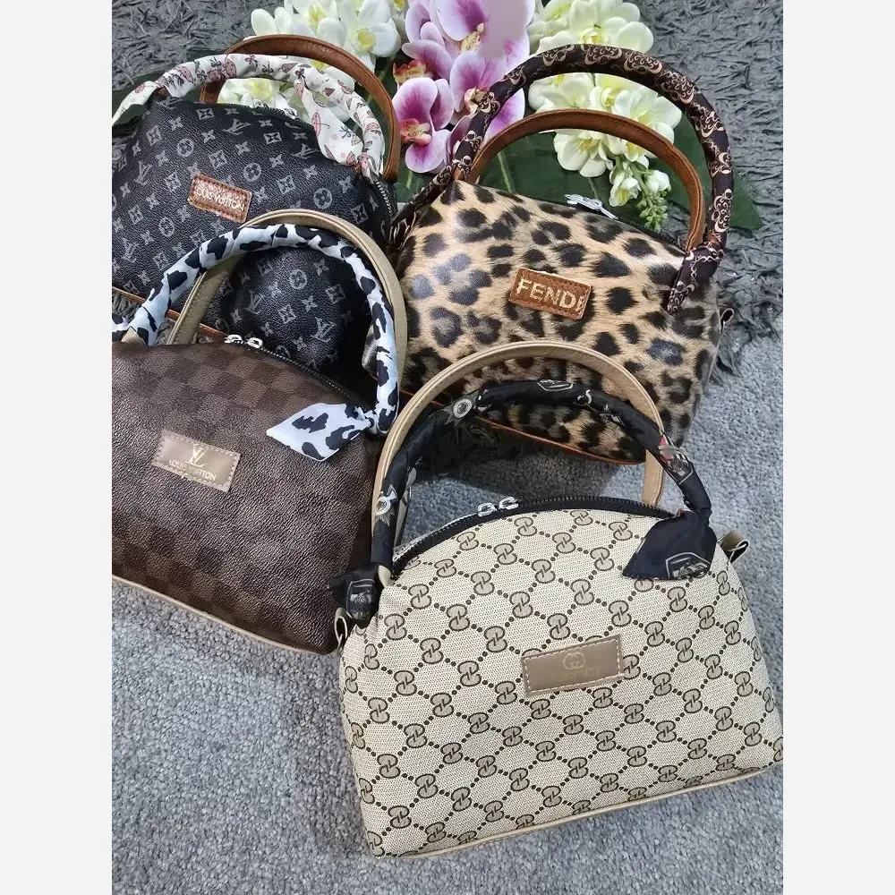 کیف مژگان چرمی با کیفیت بند بلند جادار