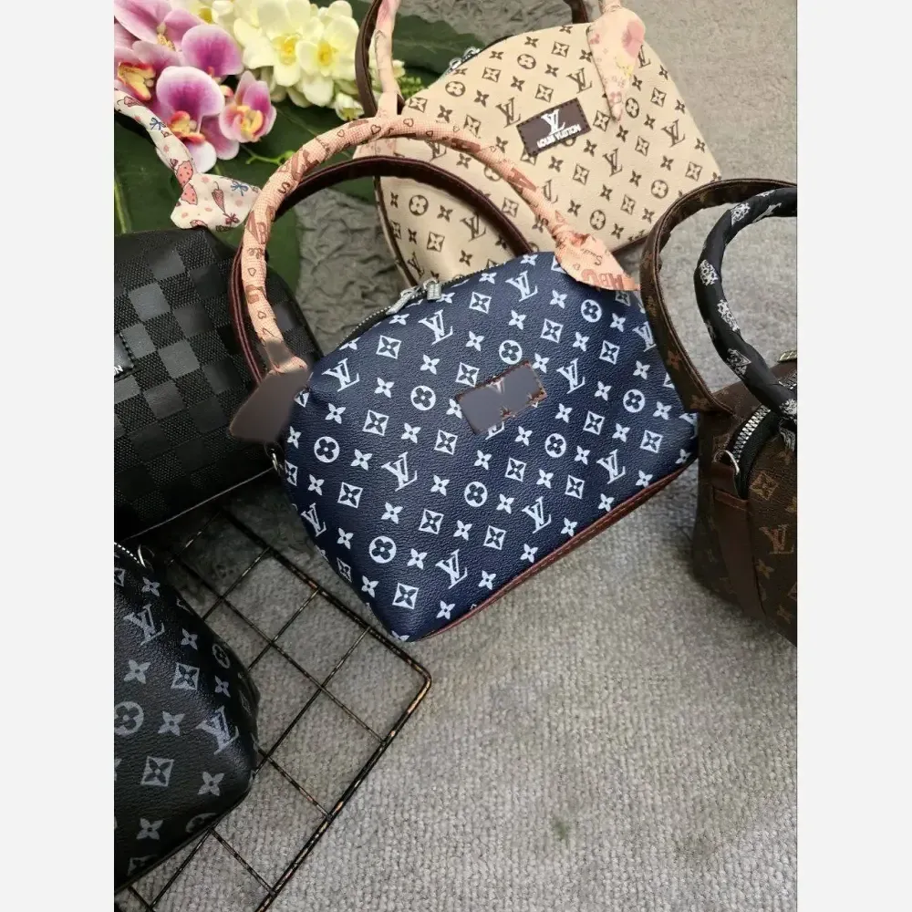 کیف مژگان چرمی با کیفیت بند بلند جادار