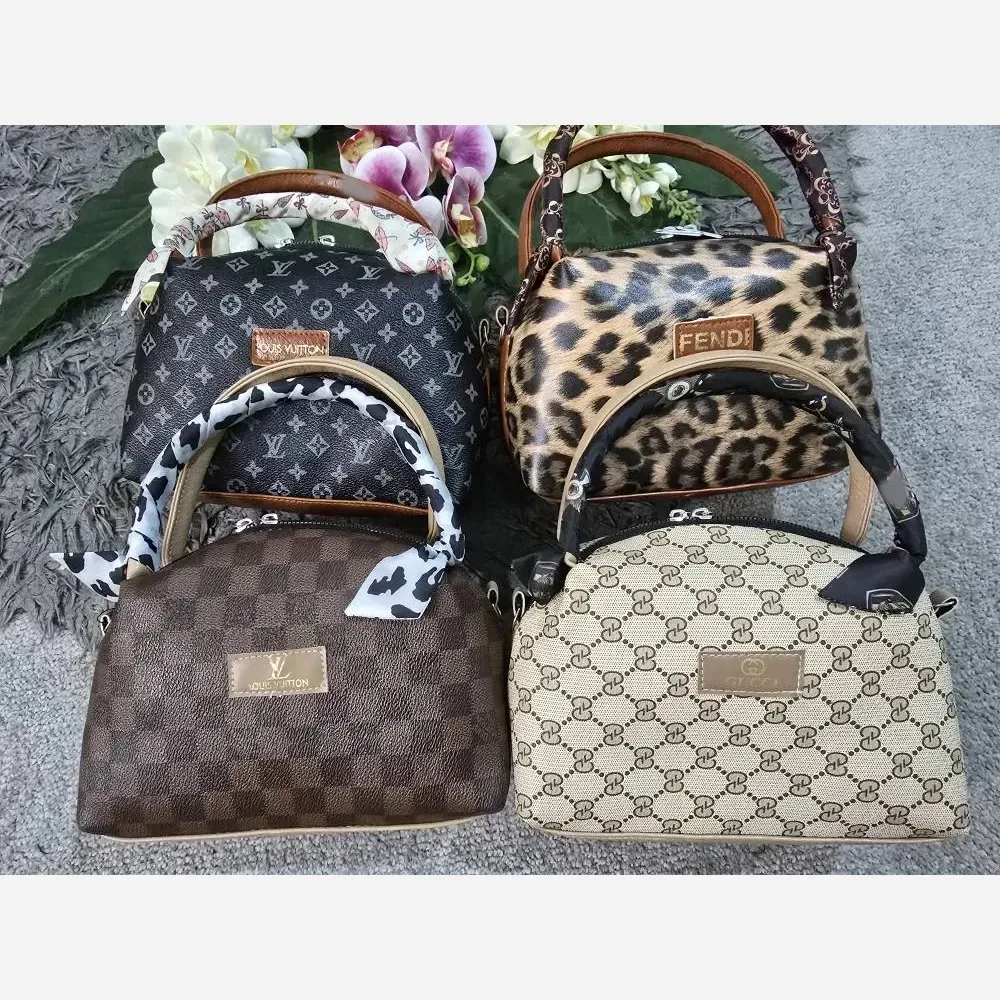 کیف مژگان چرمی با کیفیت بند بلند جادار