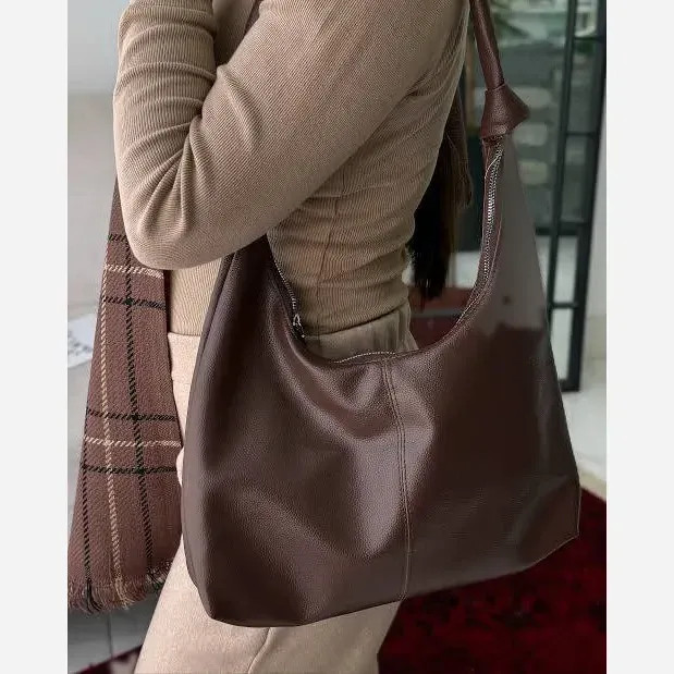 کیف چرم بند گره ای زنانه مشکی و موکا سایز 30*40 سانت سبک و جادار با کیفیت عالی
