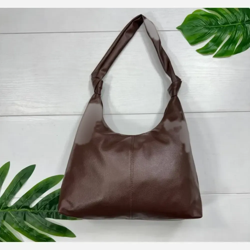 کیف چرم بند گره ای زنانه مشکی و موکا سایز 30*40 سانت سبک و جادار با کیفیت عالی