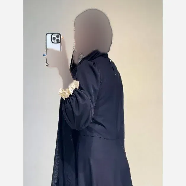 پیراهن زنانه یقه گیپور شهرزاد جنس الیزه رنگ مشکی سایز فری 38 تا 46 با کمربند