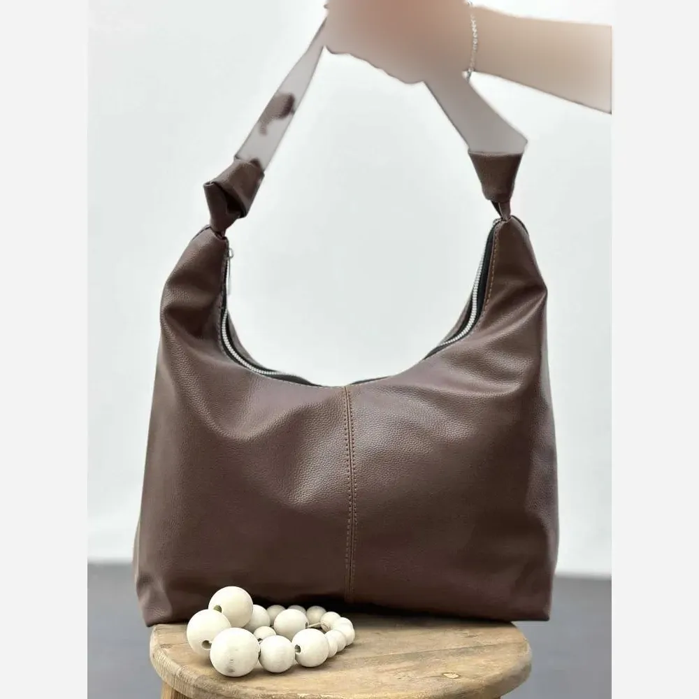 کیف بند گره ای چرم سبک و جادار رنگ مشکی و موکا