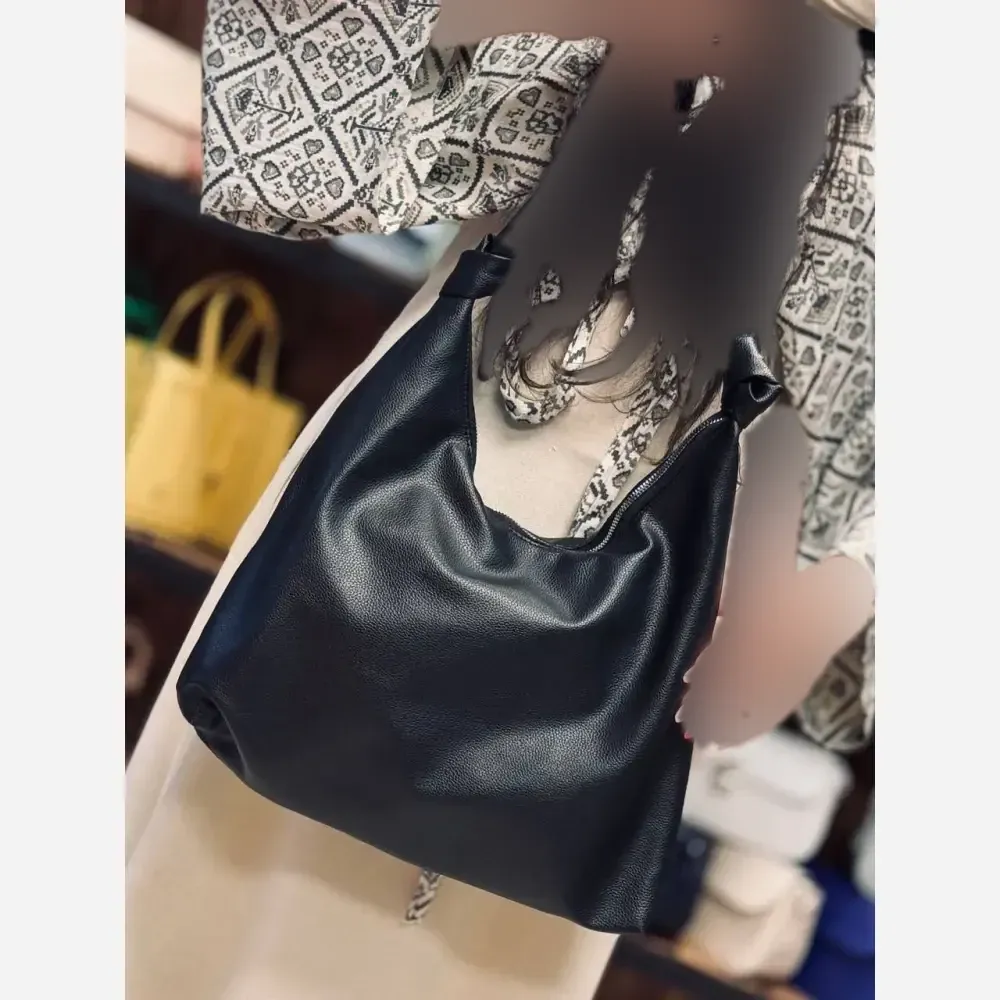 کیف بند گره ای چرم سبک و جادار رنگ مشکی و موکا