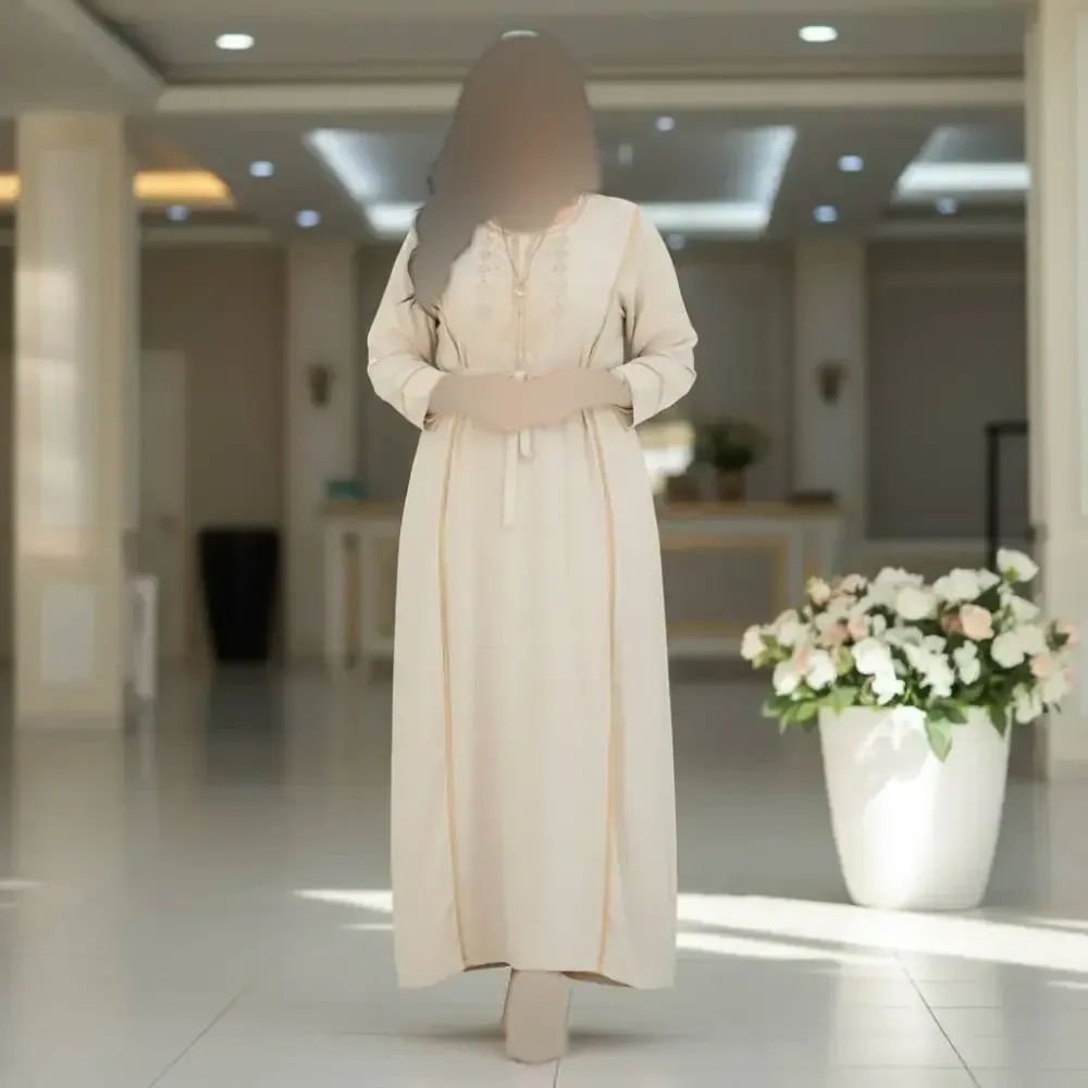 پیراهن نخی وارداتی و گلدوزی نوار دار رنگ استخوانی فری سایز