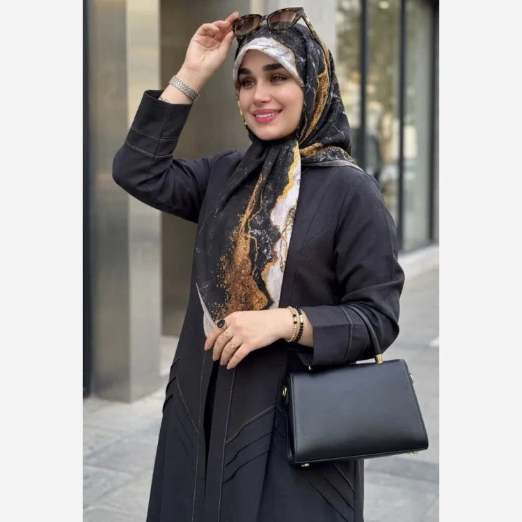 روسری نخی کاستوم سیتو طرح رزین 3 قواره 110 سفید سرخابی مشکی طلایی