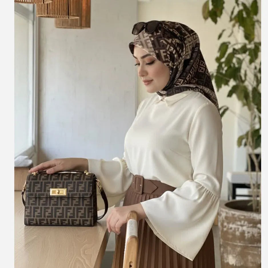 روسری نخ کاستوم قواره 140 طرح فندی رنگ کرم مشکی قهوه ای