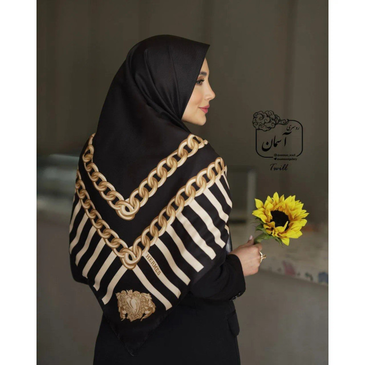 روسری مجلسی ساتن ابریشم طرح طلا قواره 140 توییل